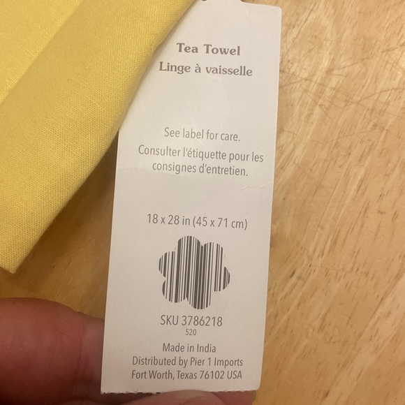 Pier 1 Easter tea towel or kitchen towel with bunny Towel is cotton NWT See pics - Picture 4 of 5